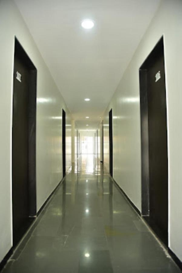 Hotel Avanti, Nashik Exterior photo